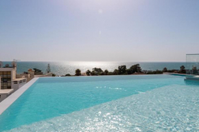 Perfect place to escape to with Rooftop Infinity Pool
